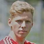 https://img.tiyuzhibojian.com.cn/img/football/player/039930ba90654f250a1e46ad9898e0c4.png