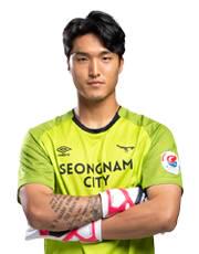 https://img.tiyuzhibojian.com.cn/img/football/player/6236464638a1d95d8560c4330a0b4cc7.jpg